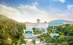 Ladonia Hotels Adakule